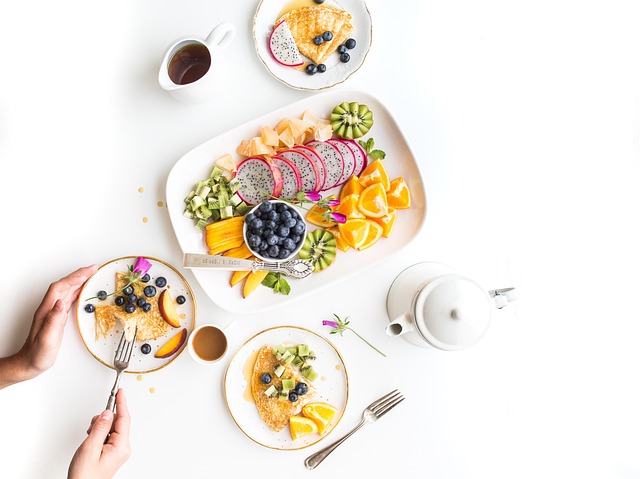 Basic Nutrition for Sustained Energy and Mental Clarity: A Caregiver’s Guide